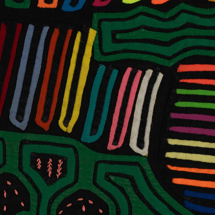 Classic Green Seagull Eyeing A Meal Mola