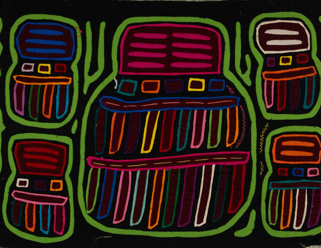 Classic Black And Green Pottery Vase Mola