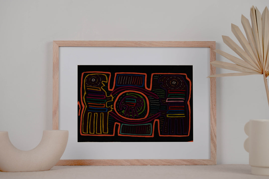 Classic Black And Orange Parrot Bird Mola