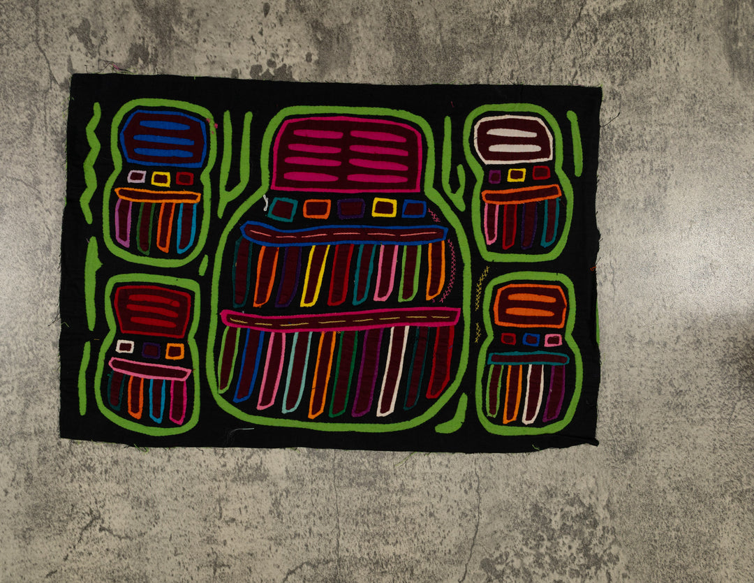 Classic Black And Green Pottery Vase Mola