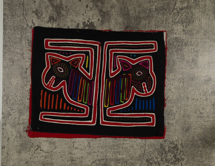 Classic Black Red And White Puppy Dog Mola