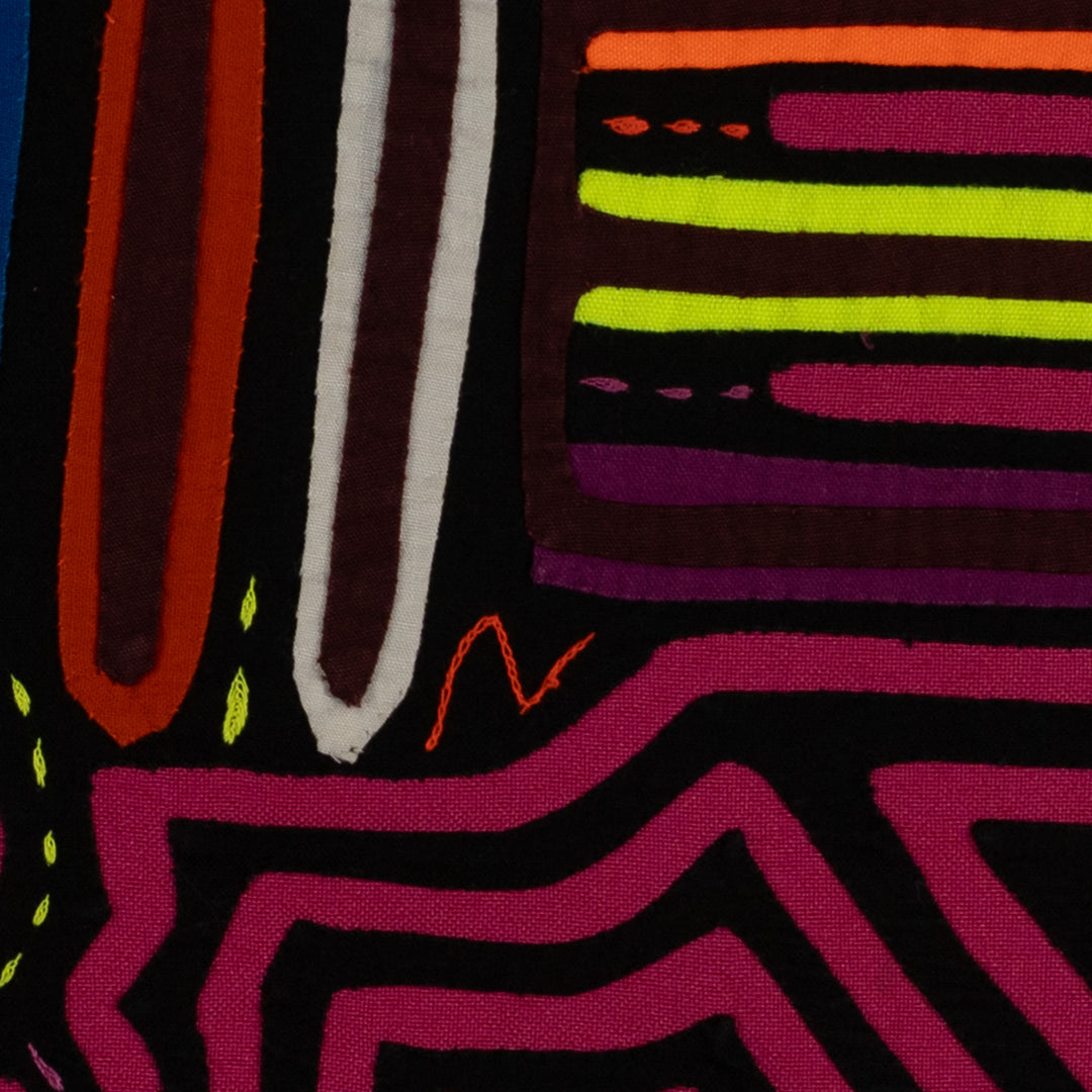 Classic Black And Pink Jungle Bird Mola