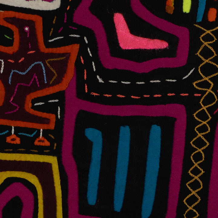 Classic Black And Purple Cayuco Paddle Man Mola