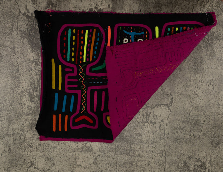 Classic Black And Purple Cayuco Paddle Man Mola