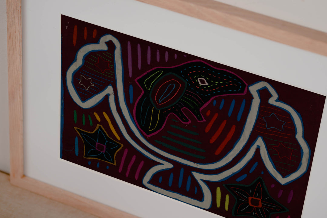 Classic Maroon And White Flag Day Mola