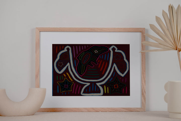 Classic Maroon And White Flag Day Mola