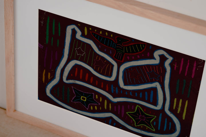 Classic Maroon And White Flag Day Mola