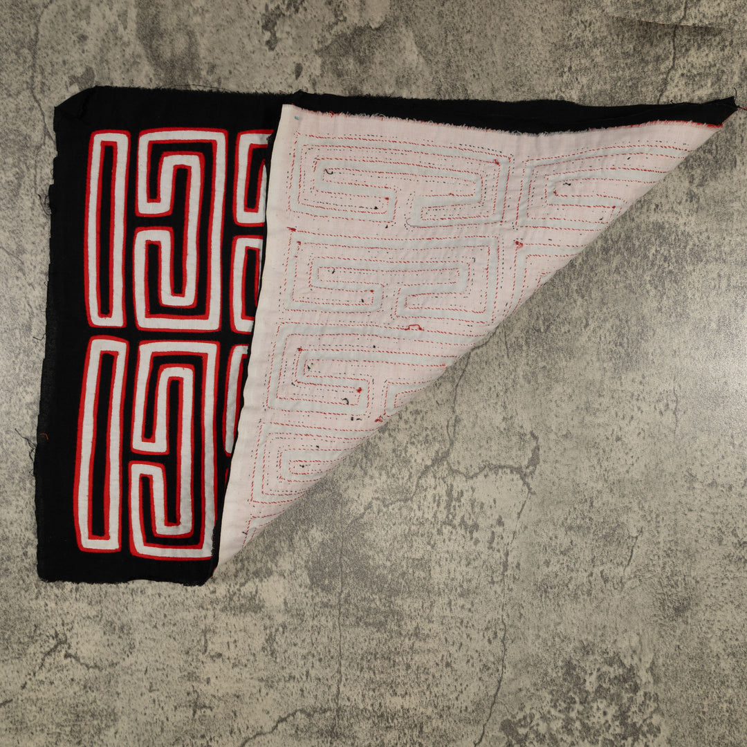 Traditional Black White And Red Classic Design Mola