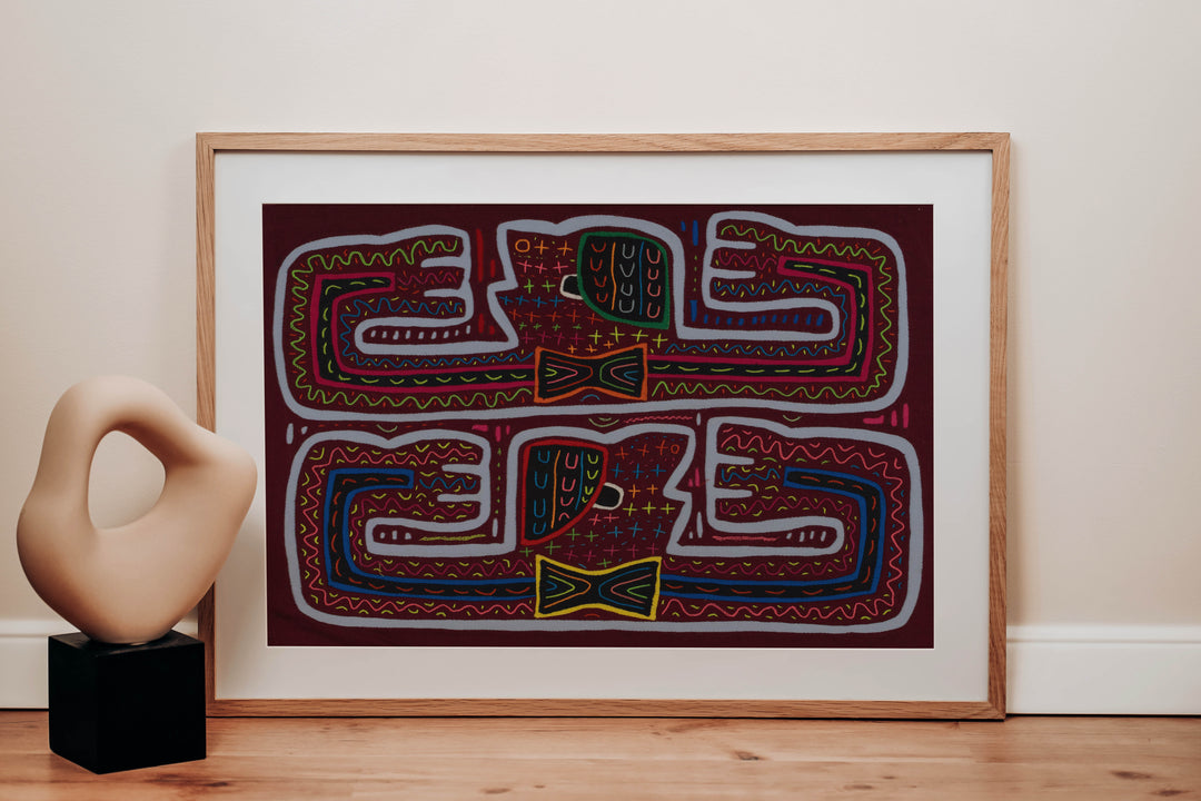 Traditional Red And Blue Look Mom Muscles Mola