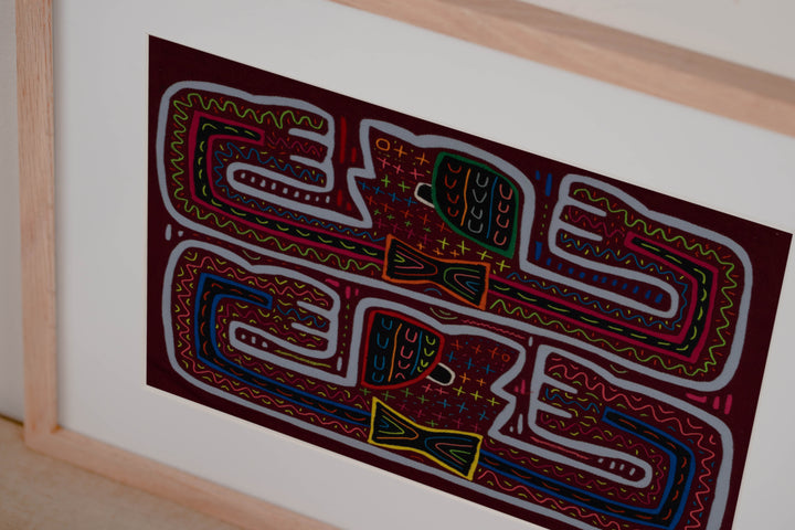 Traditional Red And Blue Look Mom Muscles Mola