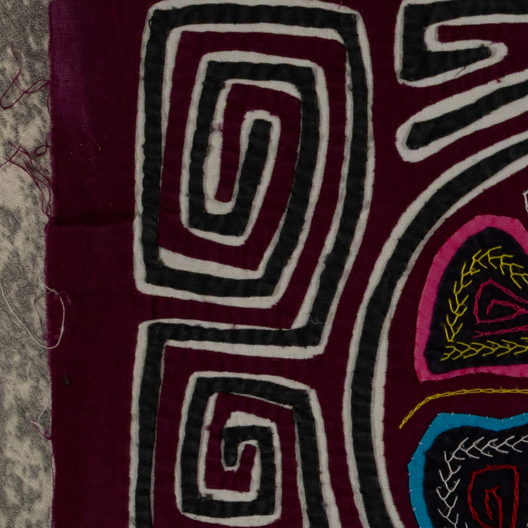 Classic Maroon Black And White Design Mola