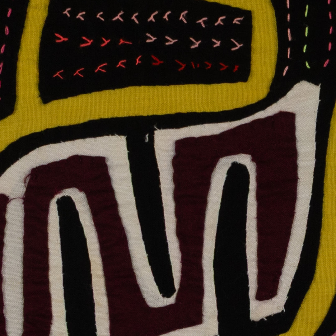 Classic Super Weird Black And Yellow Dog Mola