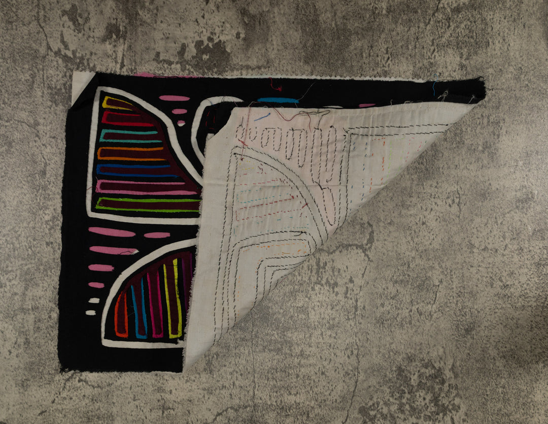 Classic Black And White Lovebird Mola