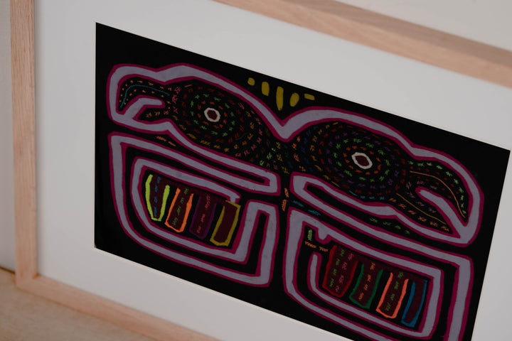 Black Red And Blue Optical Illusion Bird Mola