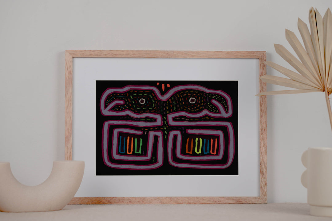 Black Red And Blue Optical Illusion Bird Mola