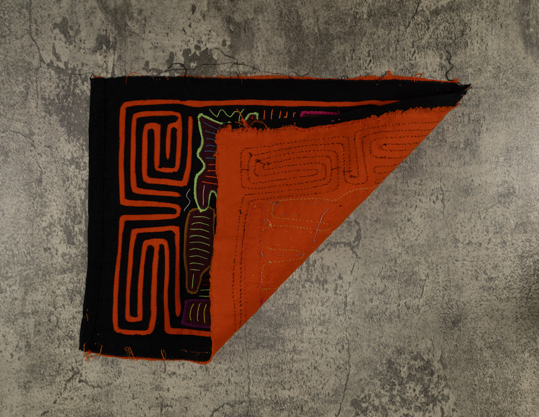 Classic Black And Orange Lonely Puppy Dog Mola