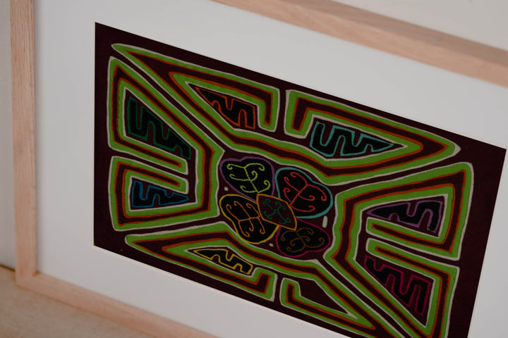 Classic Burgundy And Green Floral Flower Mola