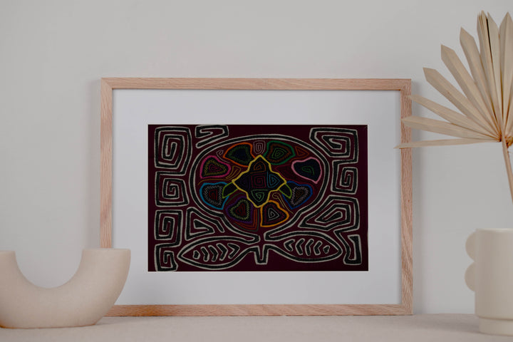 Classic Maroon Black And White Design Mola