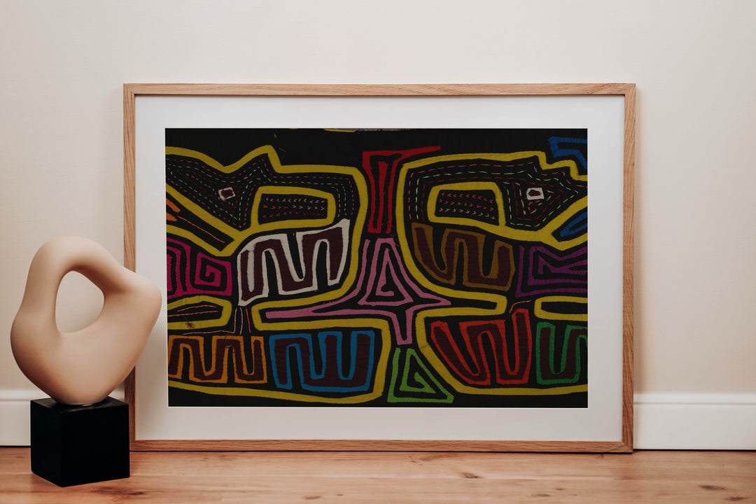 Classic Super Weird Black And Yellow Dog Mola