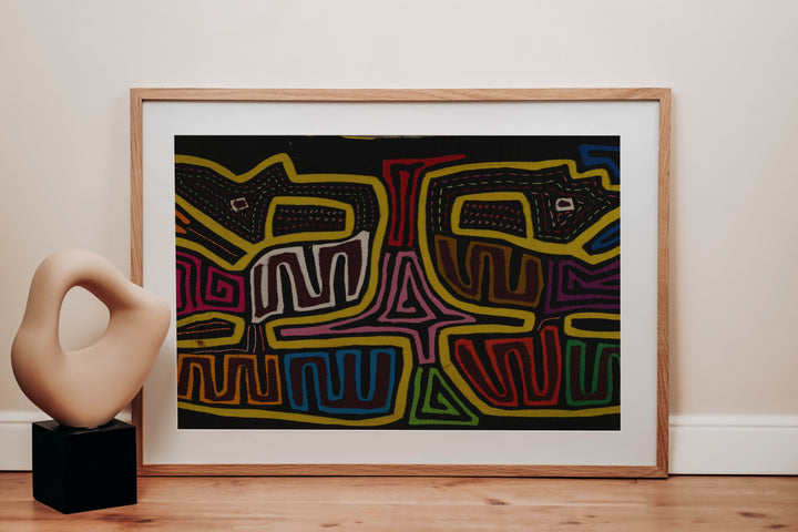 Classic Super Weird Black And Yellow Dog Mola