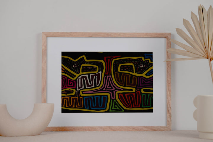 Classic Super Weird Black And Yellow Dog Mola