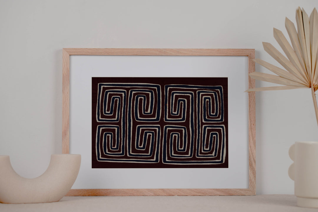 Traditional Burgundy Black And White Classic Design Mola