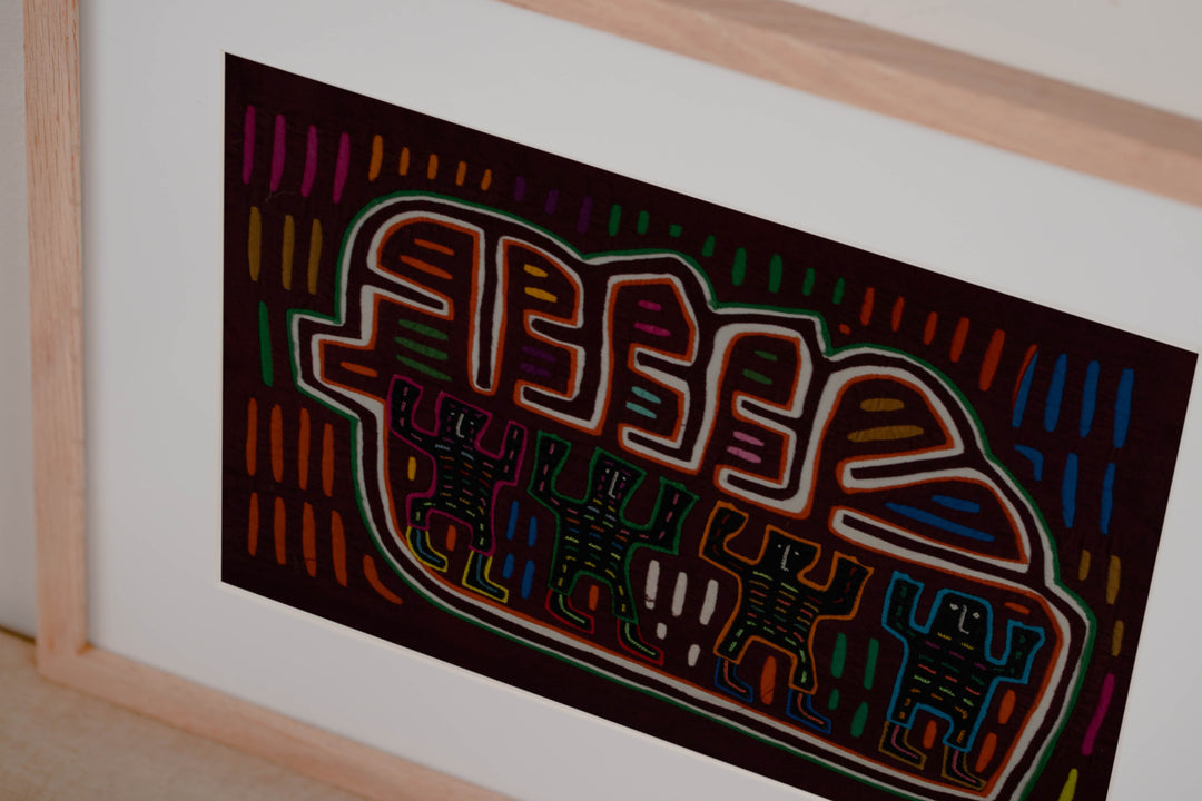 Classic Burgundy And White Boat People Mola