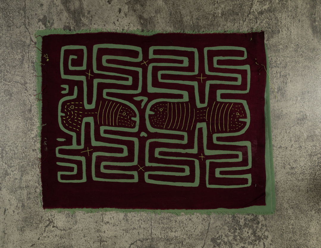 Classic Maroon And Gray Guppie Fish Mola