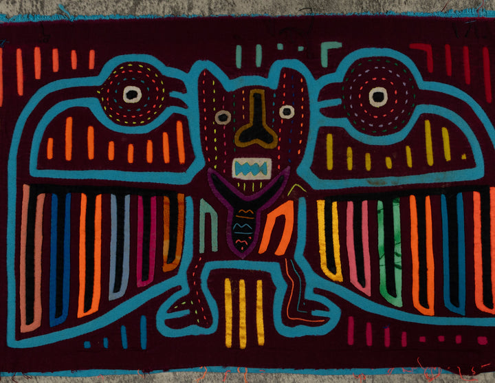 Colorful King Of The Jungle With Advisors Mola