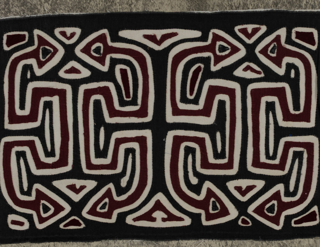 Black White And Red Optical Illusion Mola