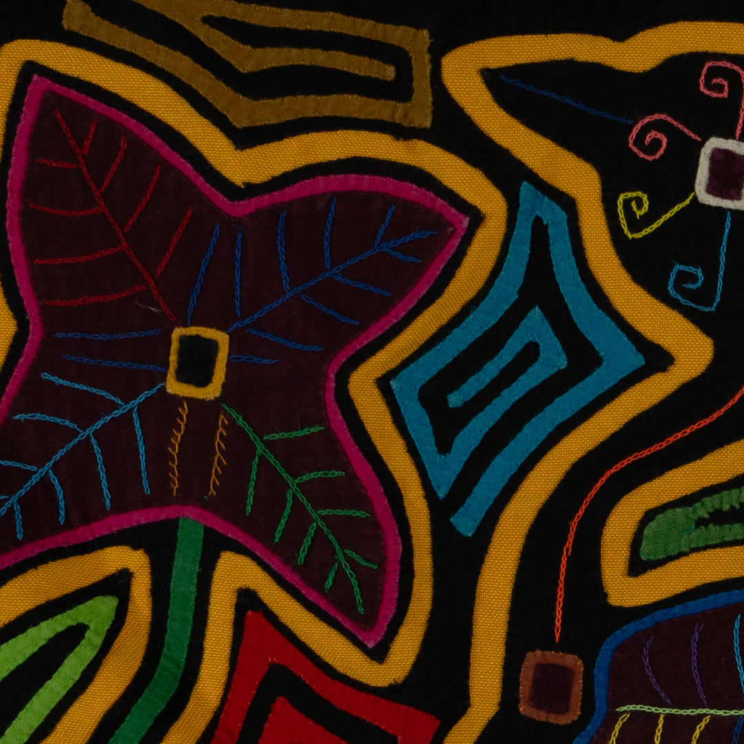 Classic Black And Gold Swan Flower Mola