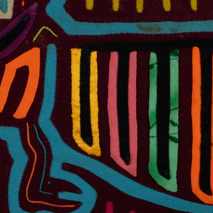 Colorful King Of The Jungle With Advisors Mola