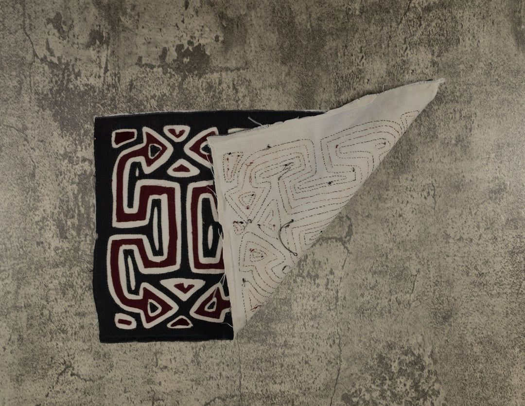 Black White And Red Optical Illusion Mola