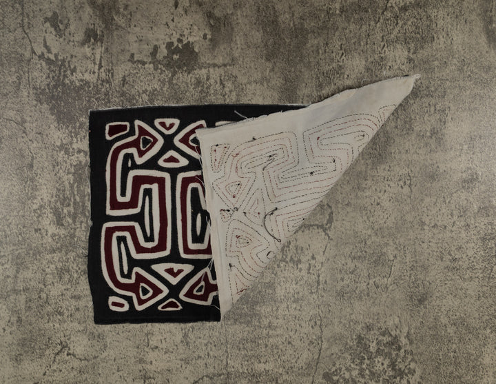 Black White And Red Optical Illusion Mola