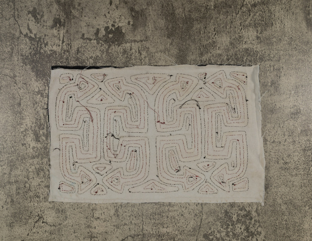 Black White And Red Optical Illusion Mola