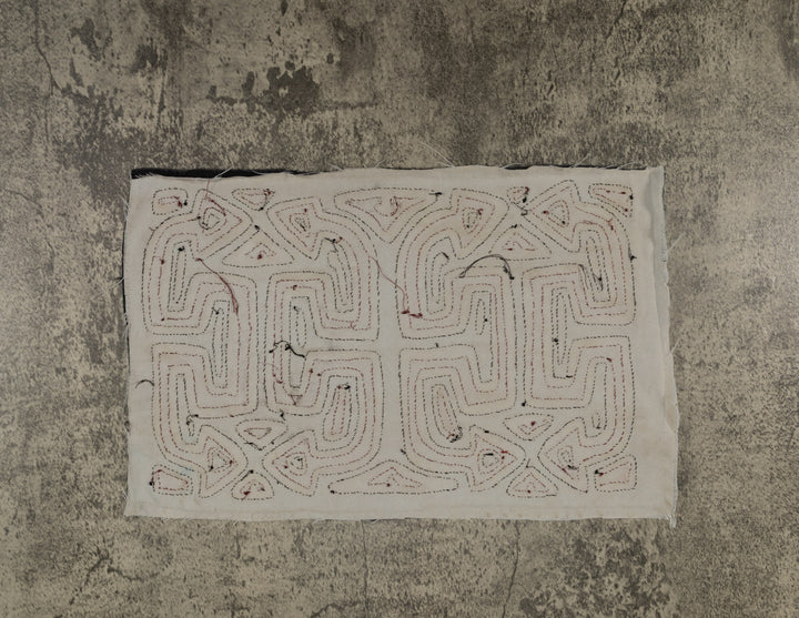 Black White And Red Optical Illusion Mola