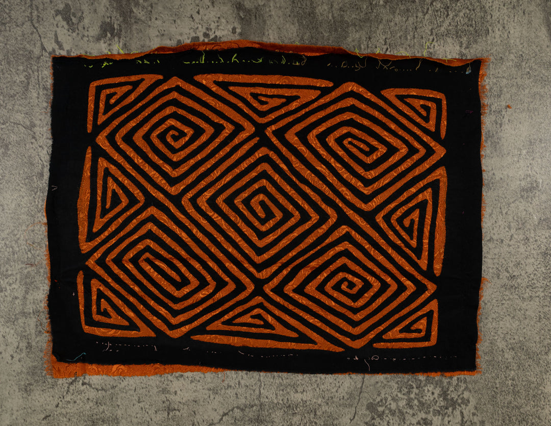Black And Gold Classic Design Mola
