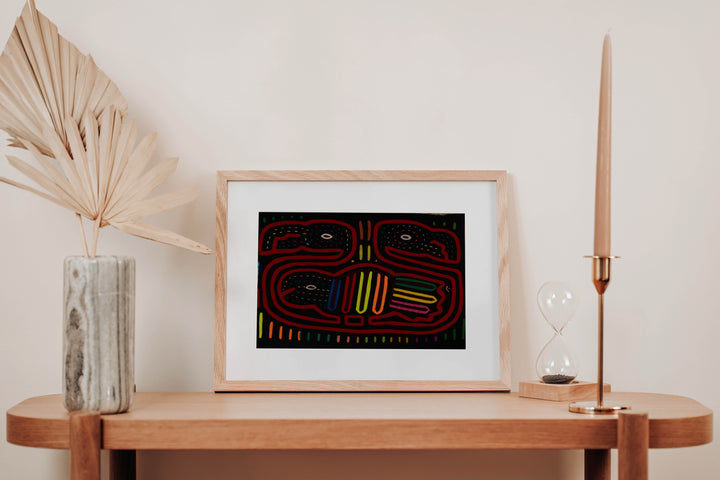 Classic Black And Red Family Affair Mola