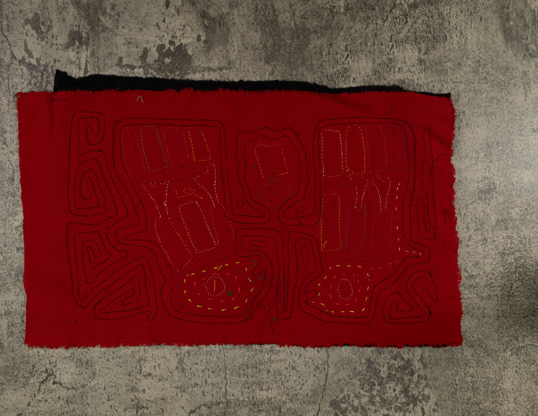 Classic Black And Red Bird Mola