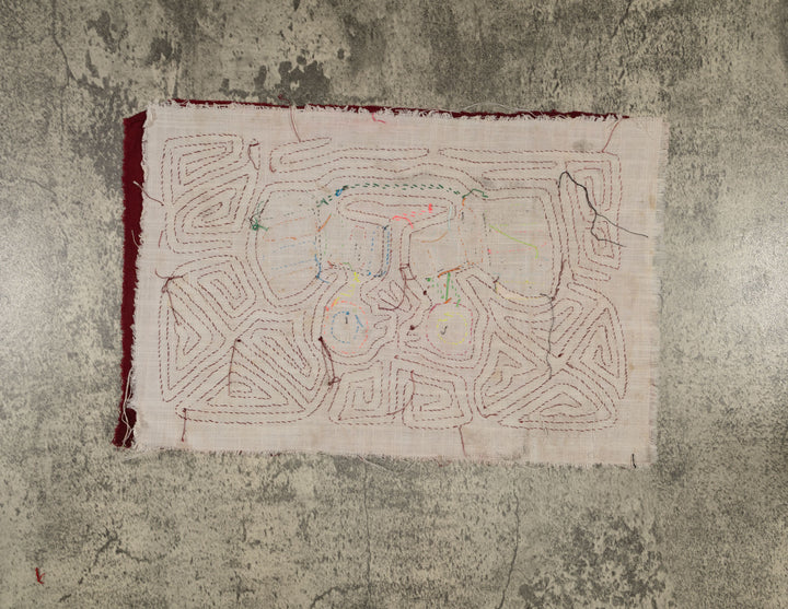 Traditional Burgundy And White Talking Chick Mola