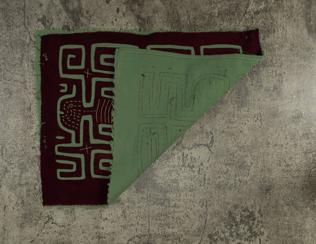 Classic Maroon And Gray Guppie Fish Mola