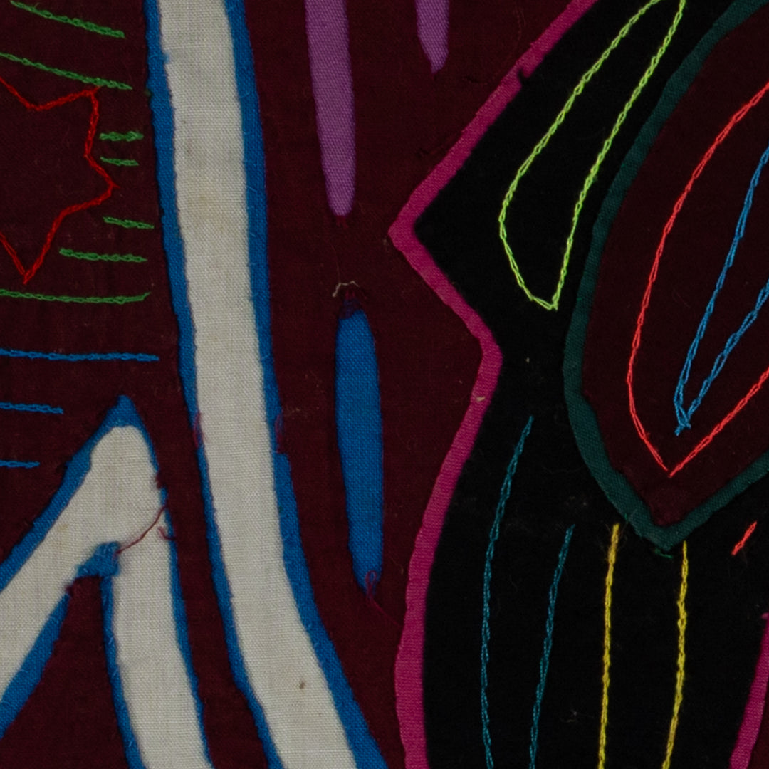 Classic Maroon And White Flag Day Mola