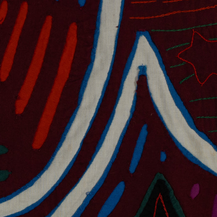 Classic Maroon And White Flag Day Mola