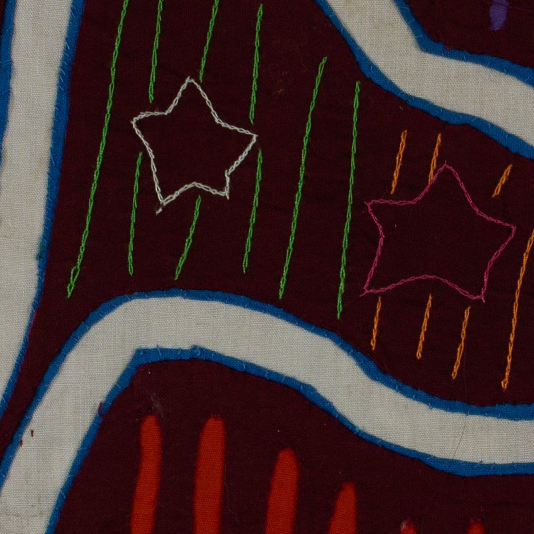 Classic Maroon And White Flag Day Mola