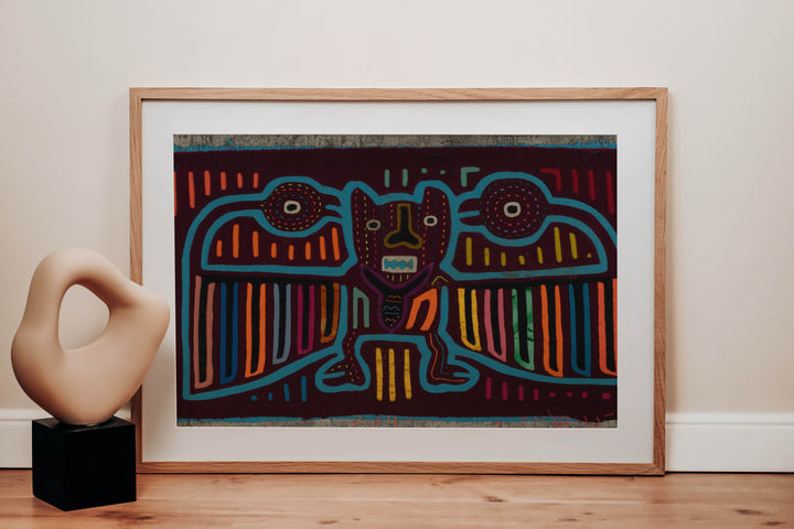 Colorful King Of The Jungle With Advisors Mola