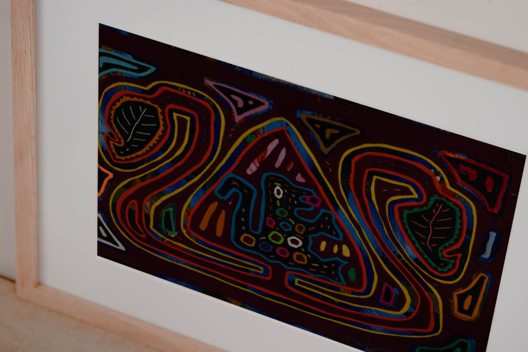 Classic Maroon And Blue Squirrel Mola