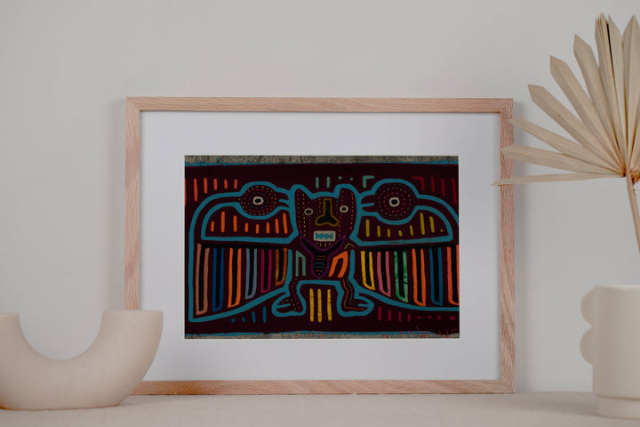 Colorful King Of The Jungle With Advisors Mola