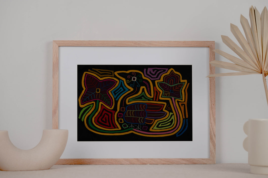 Classic Black And Gold Swan Flower Mola