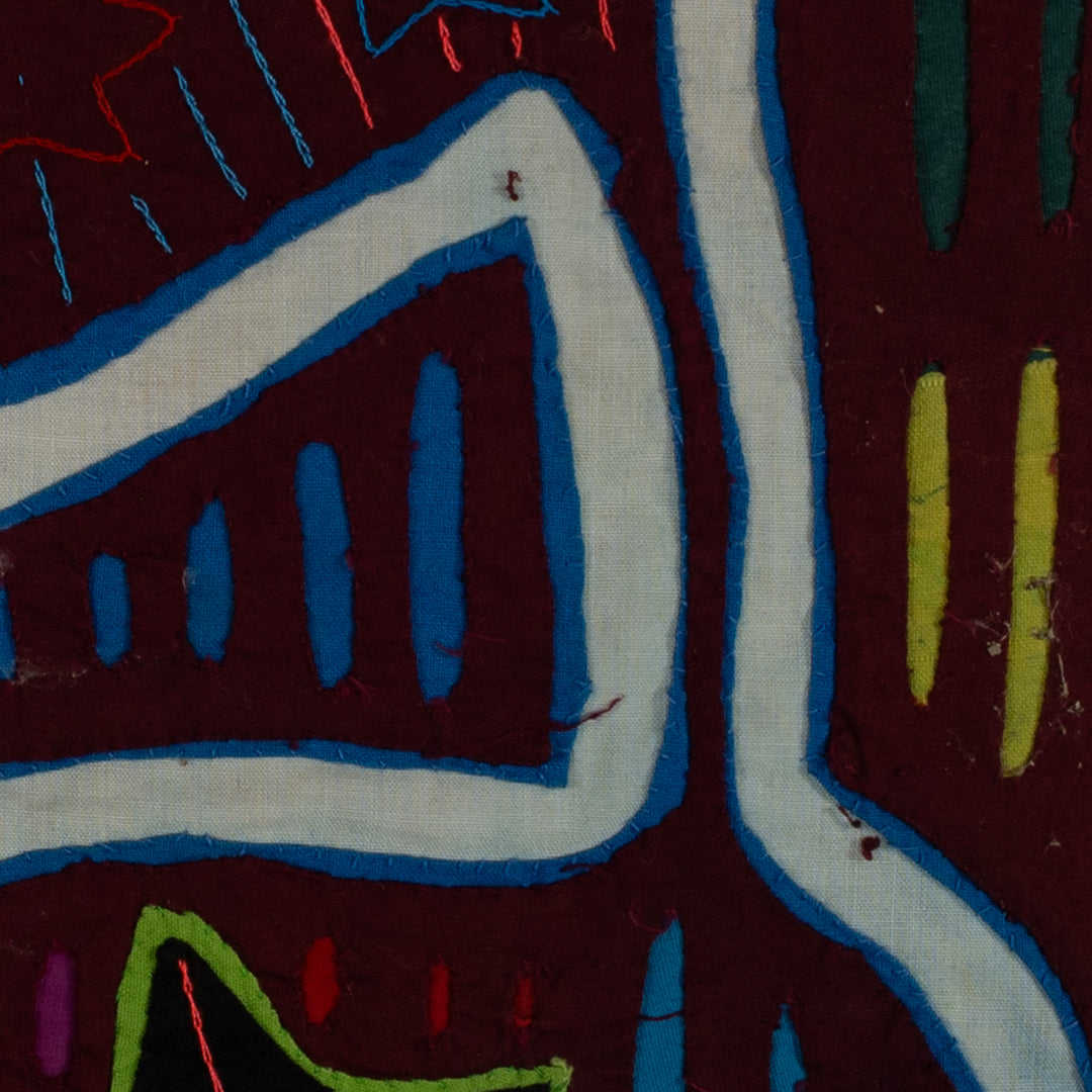 Classic Maroon And White Flag Day Mola