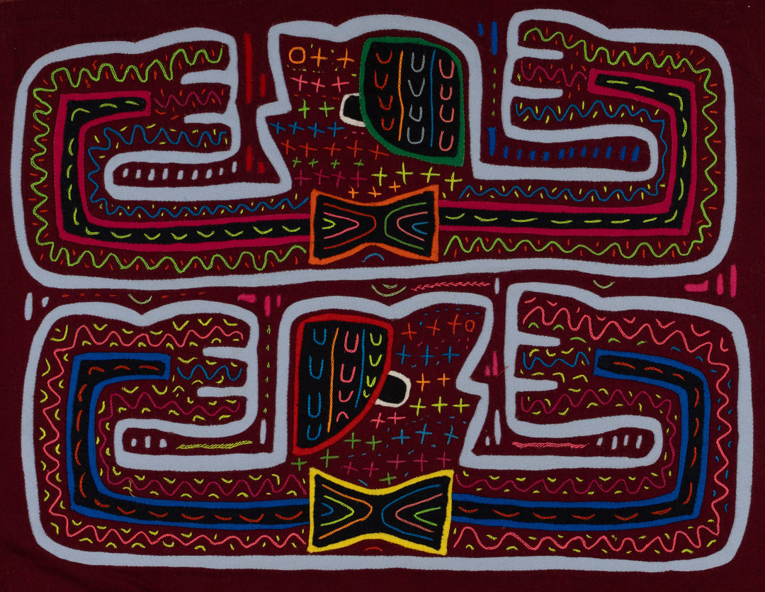 Traditional Red And Blue Look Mom Muscles Mola